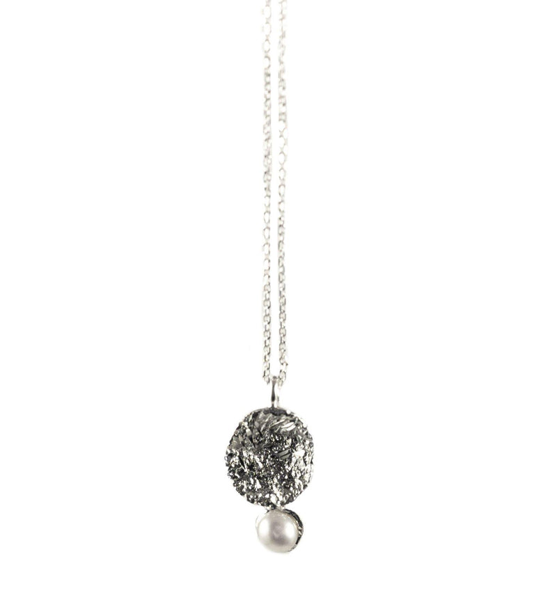 Silver Necklace With Diamond Dust And Pearl - ArtLofter